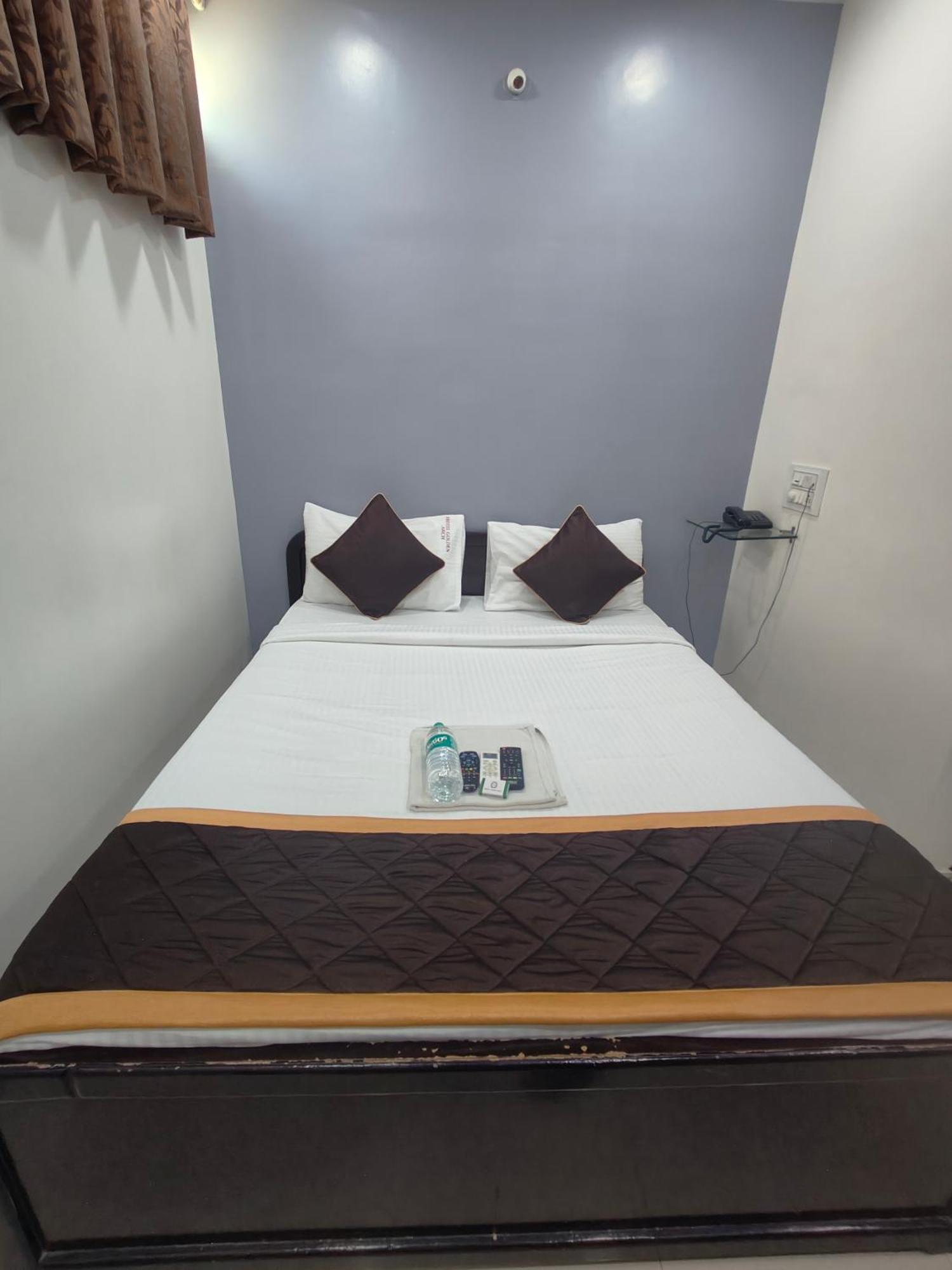העיר בנגלור Hotel Golden Arch מראה חיצוני תמונה