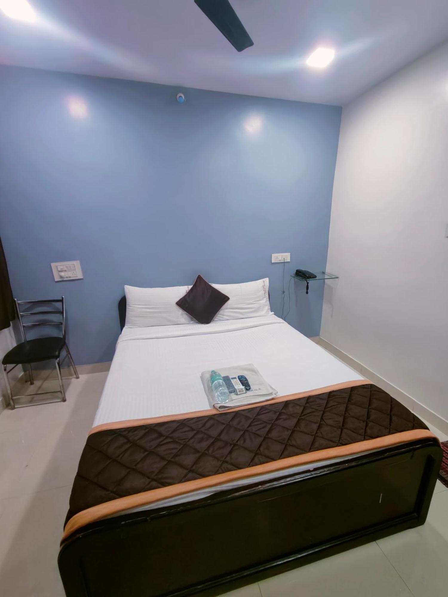 העיר בנגלור Hotel Golden Arch מראה חיצוני תמונה