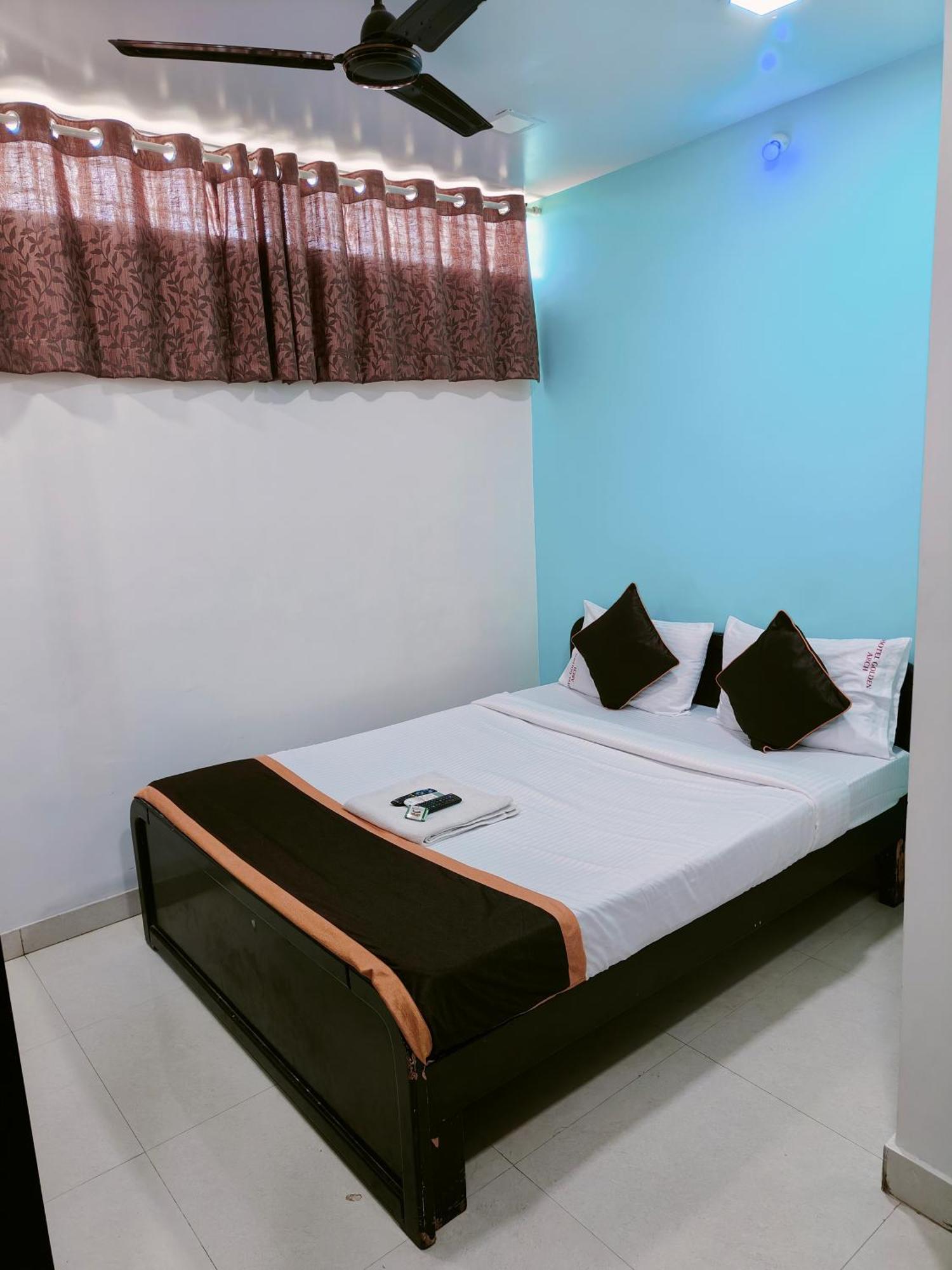 העיר בנגלור Hotel Golden Arch מראה חיצוני תמונה