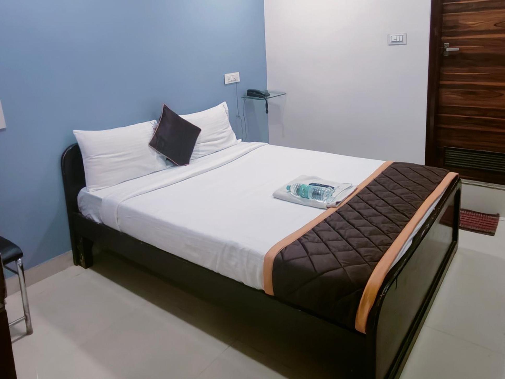 העיר בנגלור Hotel Golden Arch מראה חיצוני תמונה
